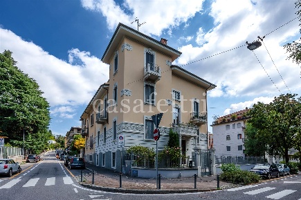 Foto Ufficio in via zambianchi  13, Bergamo Centro di 103 m² con 3 locali