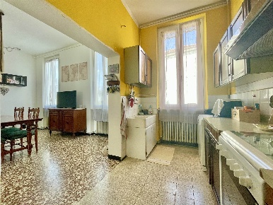 Foto Appartamento in Via Andreasino  1, Mantova di 199 m² con 5 locali