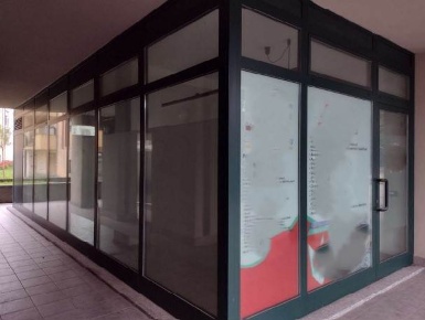 Foto Negozio in Via Tevere, Villa Guardia di 43 m² con 1 locali in vendita