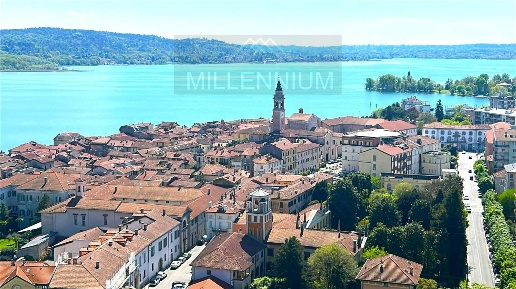 Foto Attico in corso cavour, Arona Centro di 140 m² con 4 locali in affitto