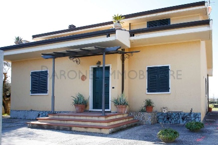 Foto Casa indipendente in via bolfano, Carrara Fontia, Fossola, Fossone