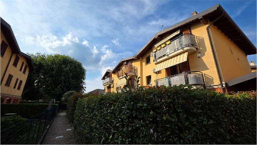 Foto Appartamento in Via Giacomo Leopardi  1, Limido Comasco Centro