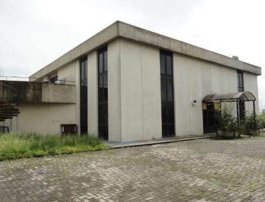 Foto Magazzino in Via Manzoni, Cornate d'Adda Centro di 420 m² con 1 locali