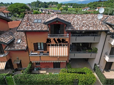 Foto Appartamento in Via Statale dei Giovi 16, Fino Mornasco di 65 m²