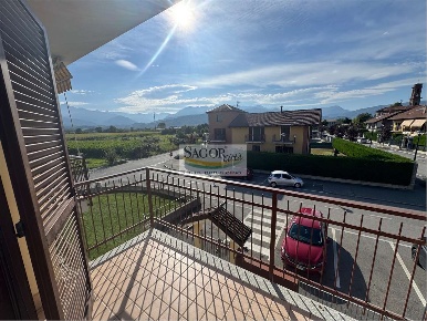 Foto Appartamento in Via Ronchi  5, Osasco di 97 m² con 5 locali in vendita