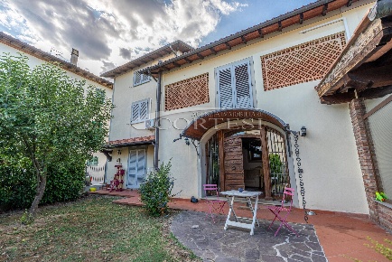 Foto Appartamento in via sant'andrea, San Giustino di 150 m² con 8 locali