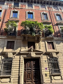 Foto Appartamento in via san primo, Milano Palestro di 158 m² con 4 locali