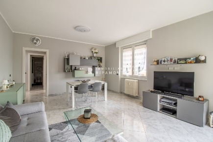 Foto Appartamento in Via Roma, Pescate di 140 m² con 4 locali in vendita