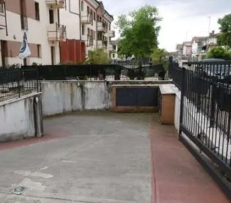Foto Box in Viale Verona, Cologna Veneta Centro di 30 m² con 1 locali