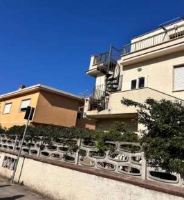 Foto Appartamento in Via Desulo, Fiumicino Passo Oscuro di 77 m² in vendita
