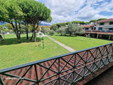 Foto Negozio in Via Lorenzo dei Medici, Forte dei Marmi Vittoria Apuana