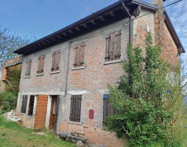 Foto Rustico in Via Giuseppe Mancino, Giavera del Montello di 165 m²