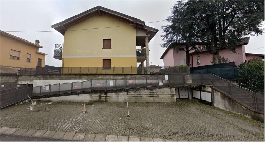Foto Appartamento in Via Edmondo De Amicis 23, Cornate d'Adda Centro