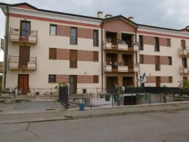 Foto Box in Viale Verona, Cologna Veneta Centro di 35 m² con 1 locali