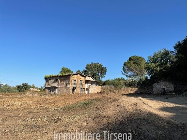 Foto Casale a Orvieto di 300 m² con 15 locali in vendita