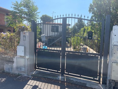 Foto Appartamento a Tremestieri Etneo Centro di 92 m² con 3 locali