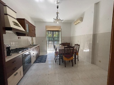 Foto Appartamento a Tremestieri Etneo Centro di 92 m² con 3 locali