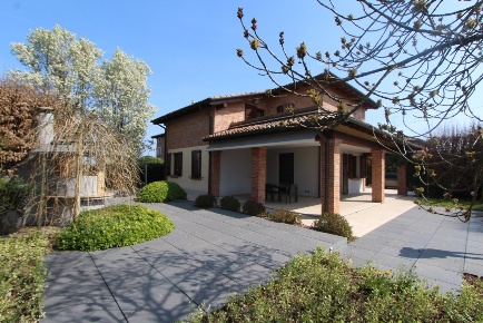 Foto Villa unifamiliare in Via Augusto Ferrari, Valsamoggia Calcara