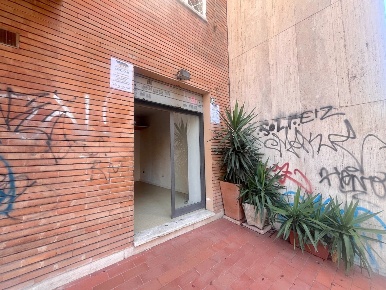 Foto Locale commerciale in Via Biella 13, Roma Villa Fiorelli di 19 m²