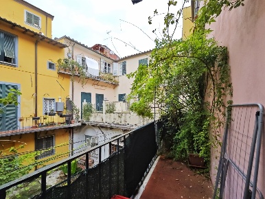 Foto Appartamento in Via Cigala, Sarzana Centro di 71 m² con 4 locali