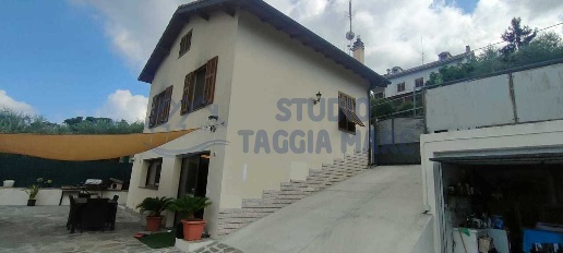 Foto Casa indipendente in Strada Orià, Soldano di 90 m² con 4 locali