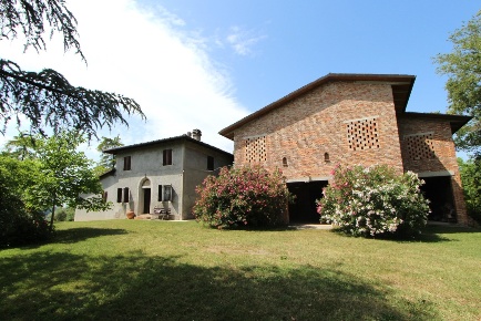 Foto Appartamento in Via Palazzetto 17, Valsamoggia di 294 m² con 7 locali