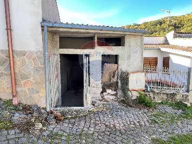 Foto Rustico in via colleperolo, Cagnano Amiterno di 88 m² con 3 locali