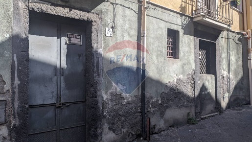 Foto Casa indipendente in Via Santi, Bronte di 60 m² con 3 locali