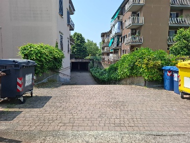 Foto Box in Via Francana, Pavia di 37 m² con 1 locali in vendita
