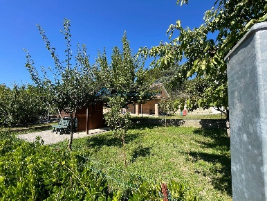 Foto Case semi ndipendenti in contrada capodipiano, Venarotta di 100 m²