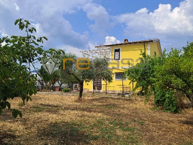 Foto Casa indipendente in via Gran Sasso, Montecorvino Pugliano di 290 m²