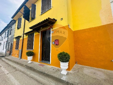 Foto Appartamento a Cingia de' Botti Gurata di 120 m² con 3 locali
