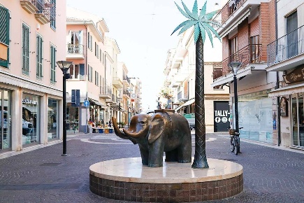 Foto Appartamento a San Benedetto del Tronto di 155 m² con 4 locali
