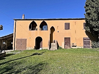 Foto Rustico a Suvereto Centro di 320 m² con 12 locali in vendita