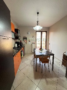 Foto Appartamento a Palma Campania Centro di 110 m² con 5 locali in vendita