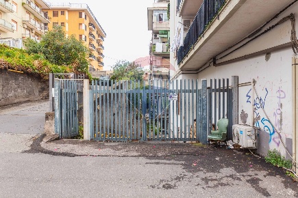 Foto Locale commerciale in Via Torino, Catania Vulcania - Sanzio di 140 m²