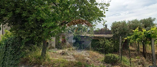 Foto Rustico in Contrada Macchie/Butticci, Tollo Centro di 120 m²