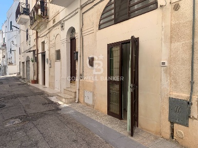 Foto Appartamento in Via Gemmaro Maresca, Ostuni di 76 m² con 3 locali