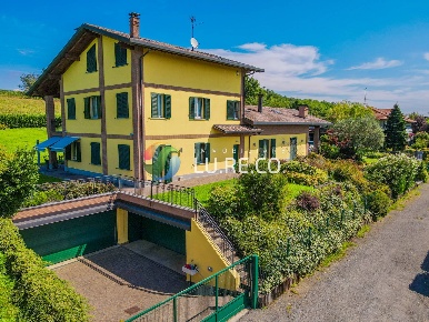 Foto Villa singola in via cappelletta, Camparada di 611 m² con 10 locali