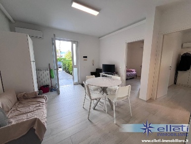 Foto Appartamento a Massa Marina di Massa Centro di 60 m² con 3 locali