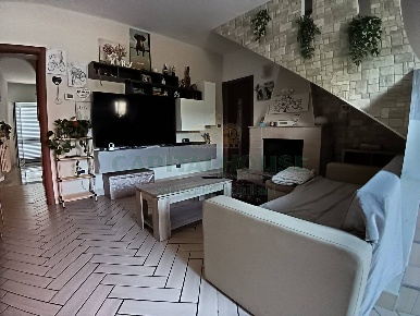 Foto Case semi ndipendenti a Pratola Serra di 115 m² con 3 locali