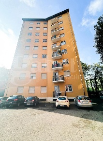 Foto Attico in Via Val Lagarina 67, Milano Roserio di 100 m² con 3 locali