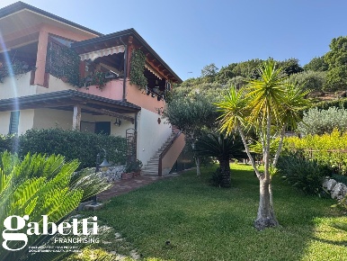 Foto Appartamento in Via Cicero 152, Gioiosa Marea di 65 m² con 3 locali