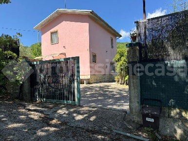 Foto Casa indipendente in LocalitÃ  Cazzola 999, Forlì del Sannio Centro