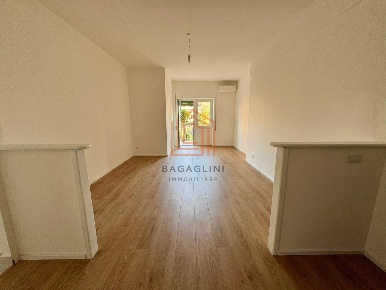 Foto Appartamento in Via Isonzo, Latina Piccarello di 109 m² con 4 locali