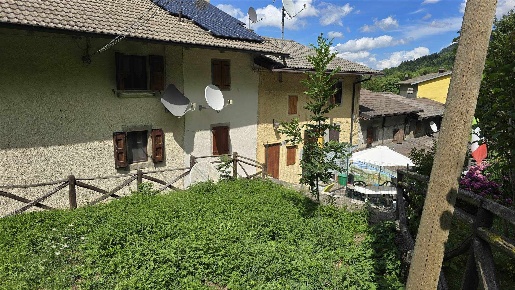 Foto Casa indipendente a Fanano di 98 m² con 5 locali in vendita