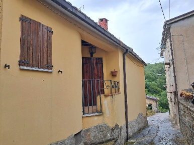 Foto Appartamento a Castelpetroso Centro di 130 m² con 7 locali in vendita