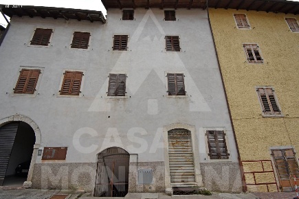 Foto Appartamento a Trento Cadine di 261 m² con 8 locali in vendita