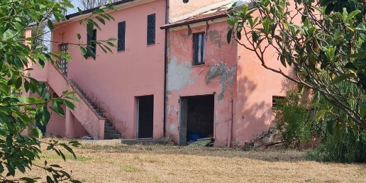 Foto Appartamento a Ancona Torrette di 257 m² con 6 locali in vendita