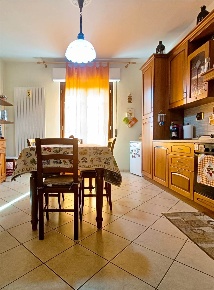 Foto Appartamento a Cecina Cecina Centro di 101 m² con 6 locali in vendita